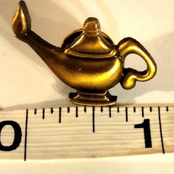 Nightingale Lamp Pinback Nurse Medical Gold Tone Lapel Pin - Picture 2 of 3